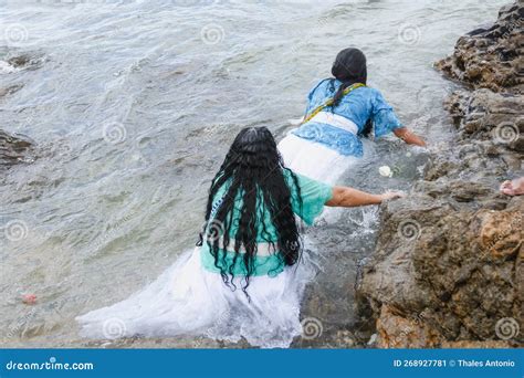 El Festival de Iemanjá: Una Celebración Ancestral del Mar y la Prosperidad en la Antigua Brasilía